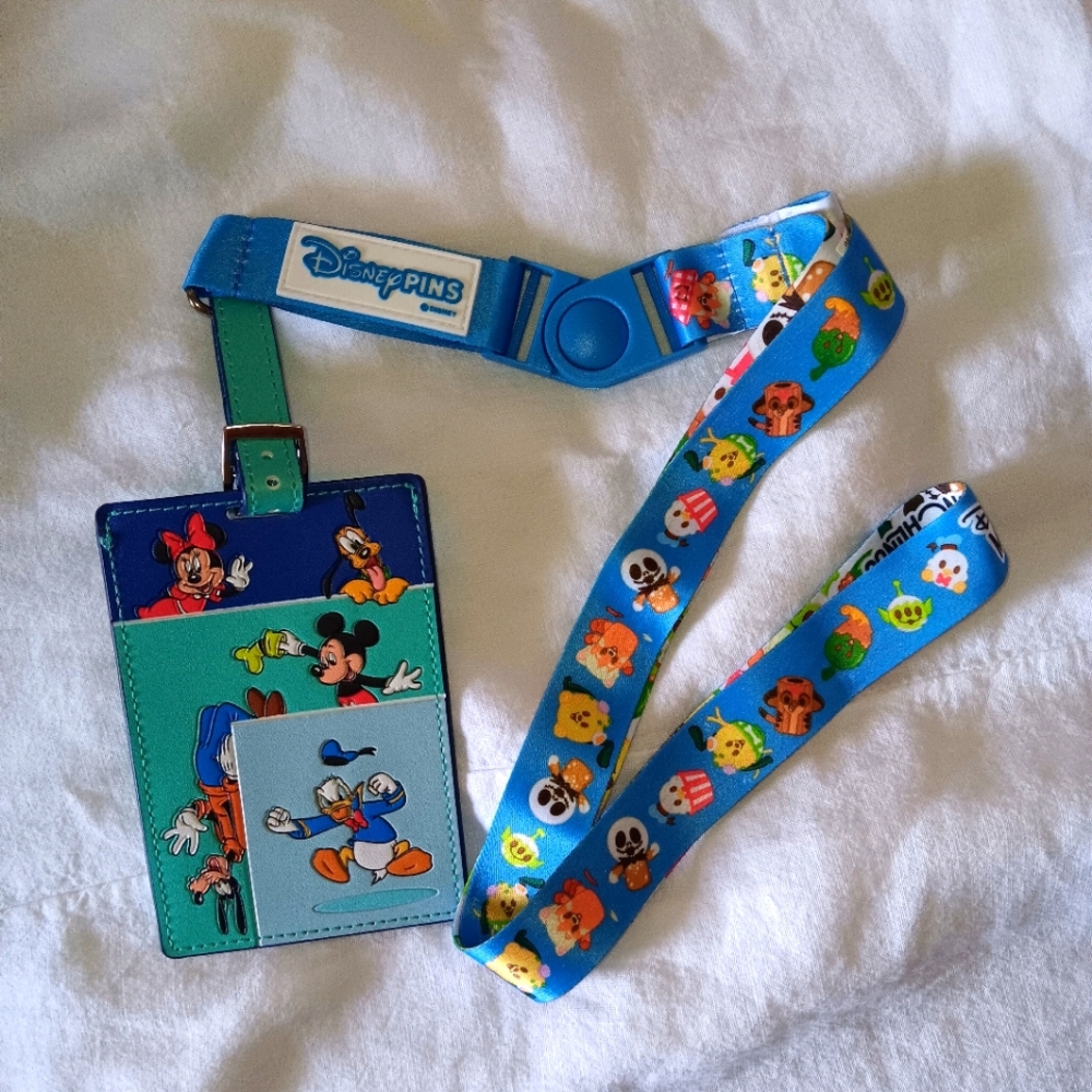 RDisney Character Lanyard with Card/Autograph  Holder NWOT